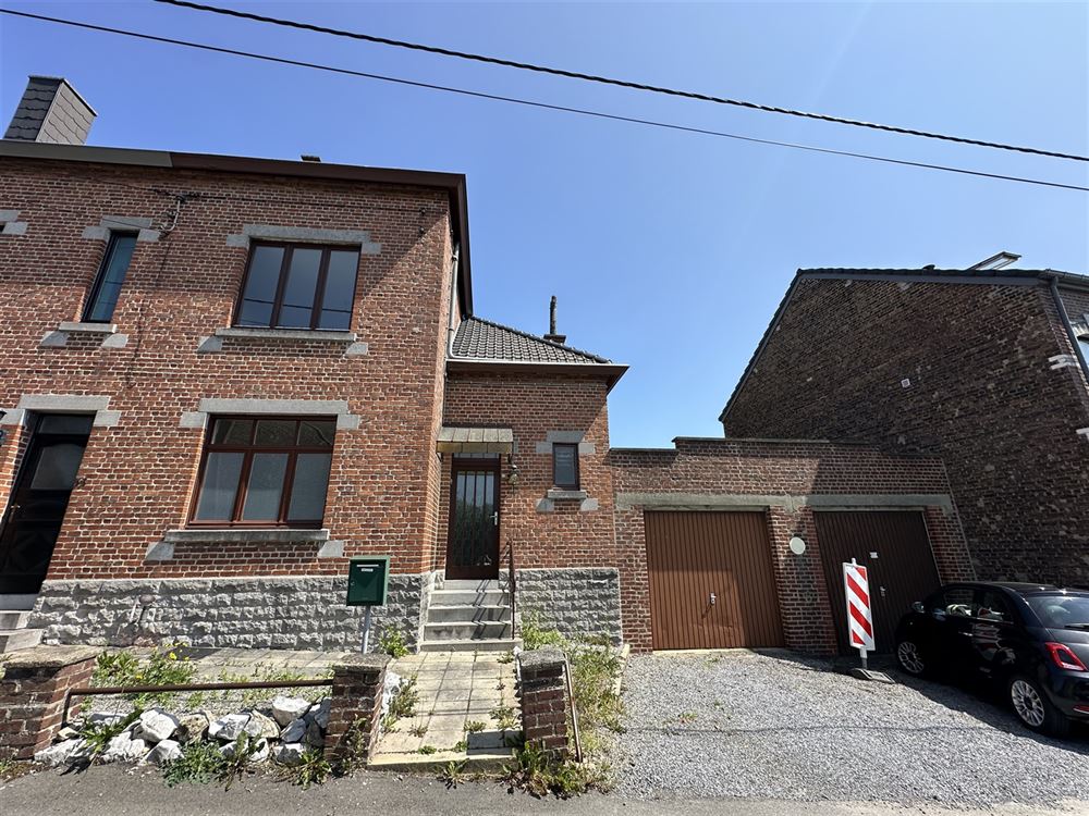 Villa/maison/ferme à FLAWINNE (4 chambres)