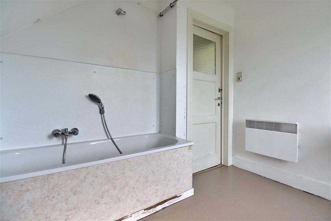 Villa/maison/ferme à FLAWINNE (4 chambres)