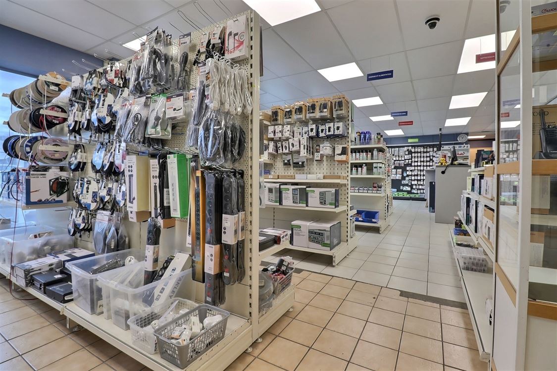 Local commercial à Saint-Servais (0 chambre)