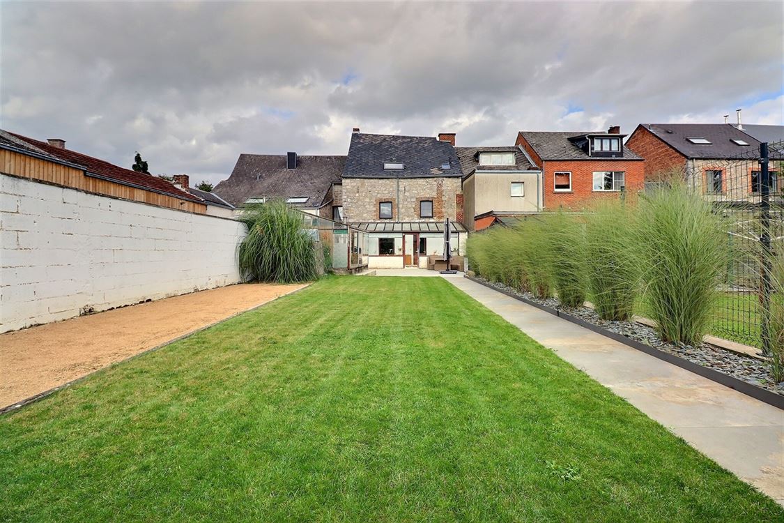 Villa/maison/ferme à ANHÉE (2 chambres)
