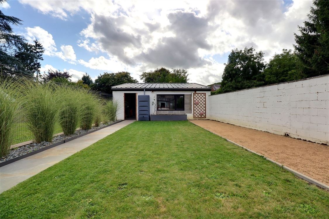 Villa/maison/ferme à ANHÉE (2 chambres)