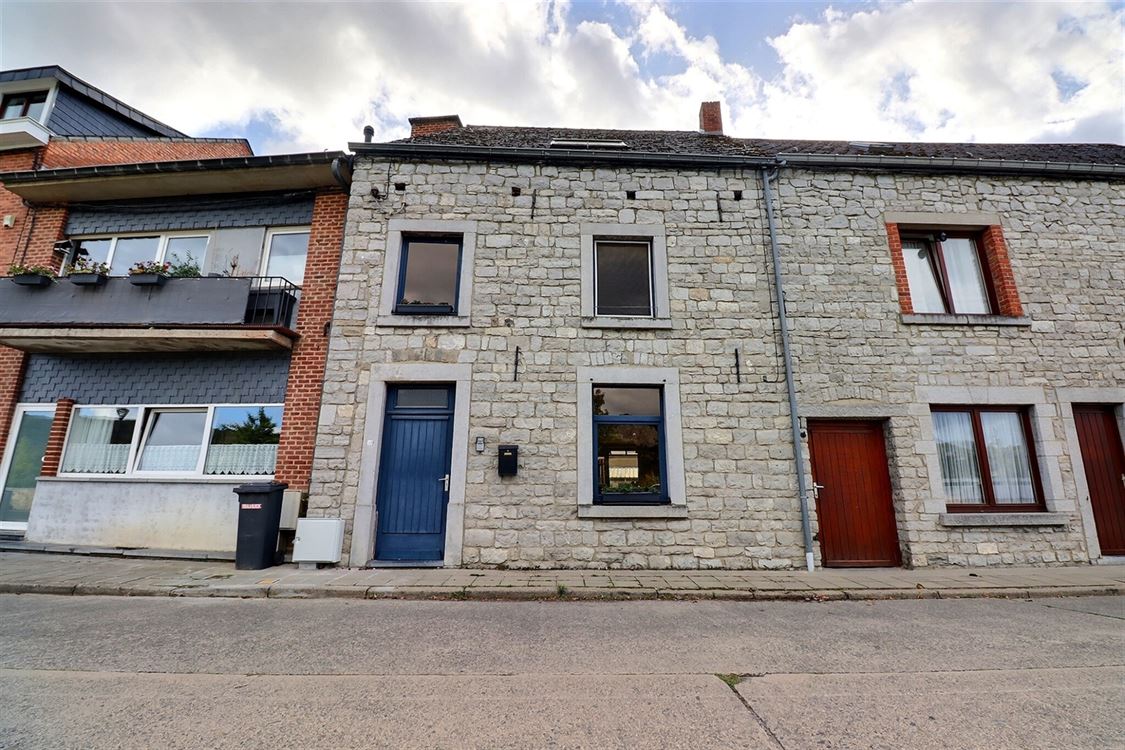 Villa/maison/ferme à ANHÉE (2 chambres)