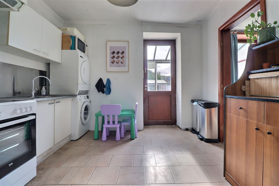 Villa/maison/ferme à ANHÉE (2 chambres)