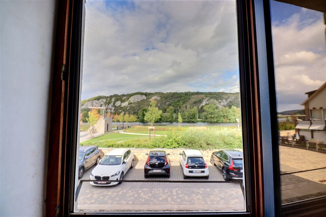 Villa/maison/ferme à ANHÉE (2 chambres)