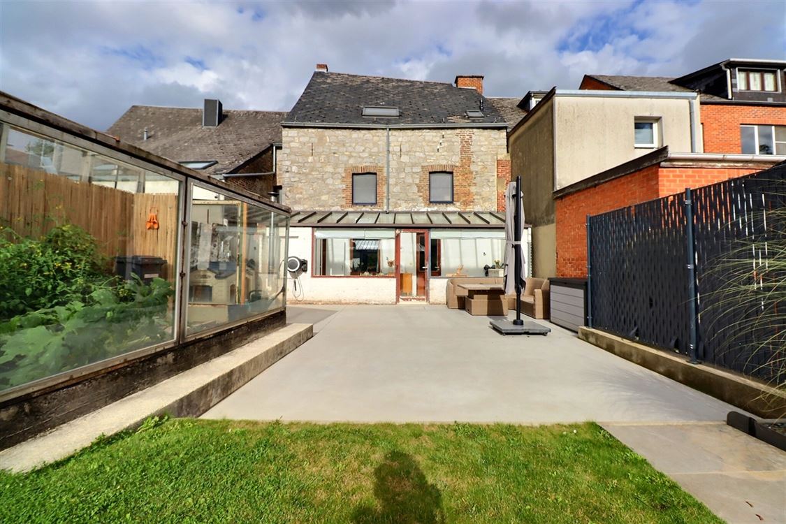 Villa/maison/ferme à ANHÉE (2 chambres)