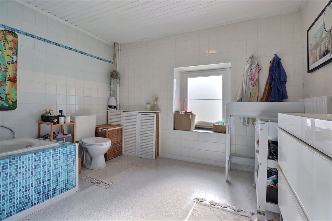 Villa/maison/ferme à ANHÉE (2 chambres)