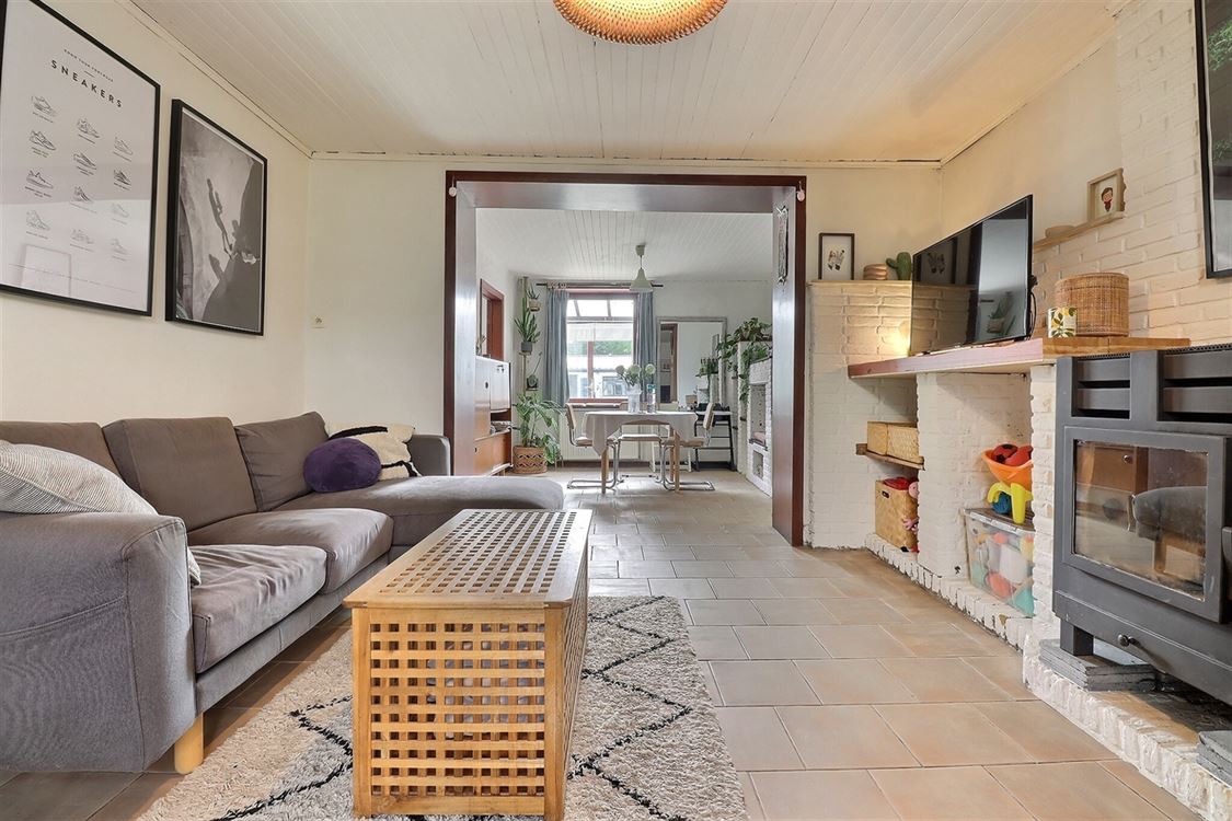Villa/maison/ferme à ANHÉE (2 chambres)