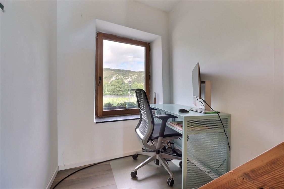 Villa/maison/ferme à ANHÉE (2 chambres)