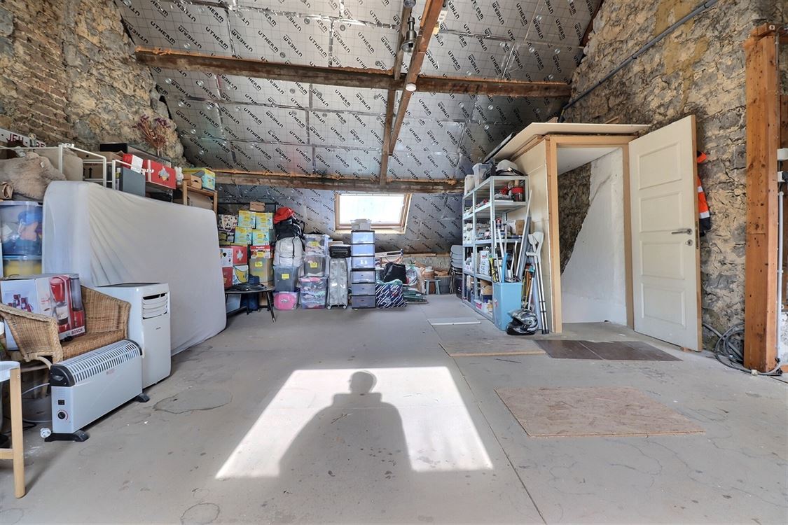 Villa/maison/ferme à ANHÉE (2 chambres)