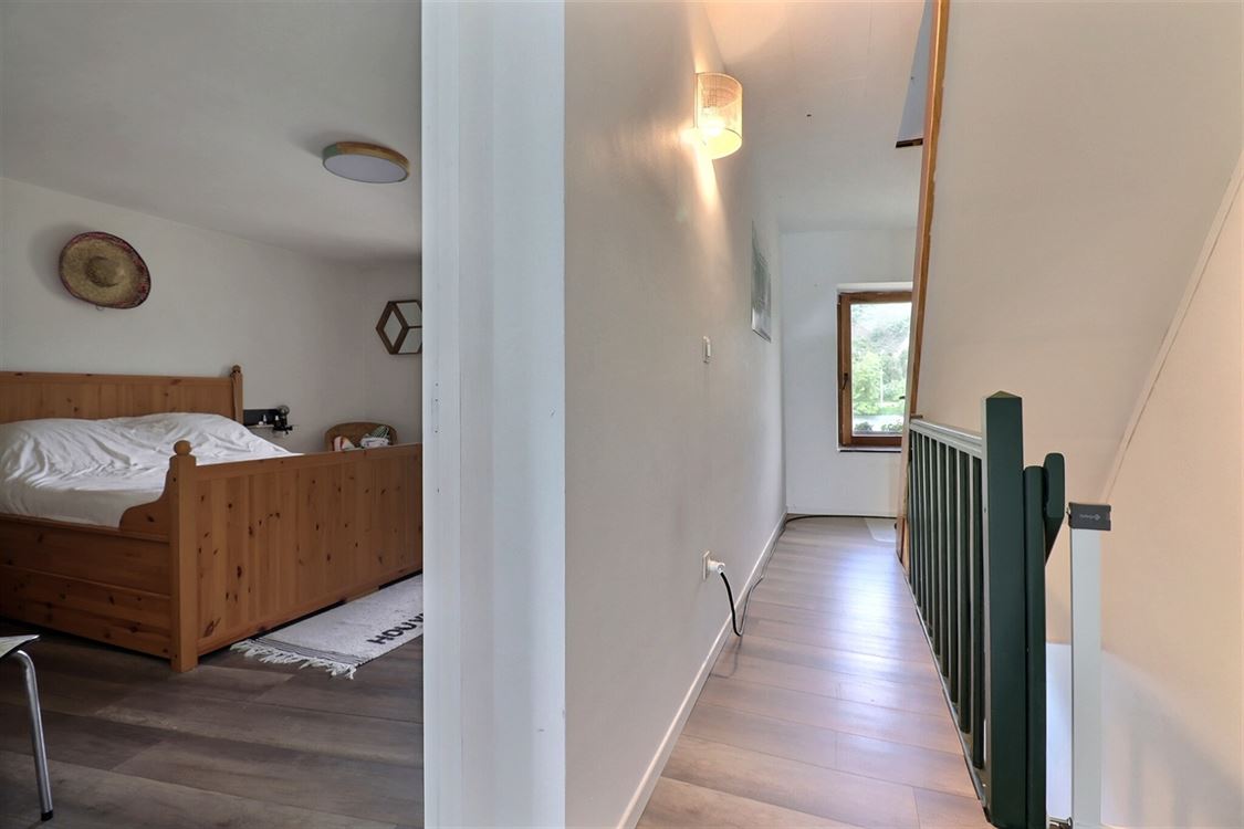 Villa/maison/ferme à ANHÉE (2 chambres)
