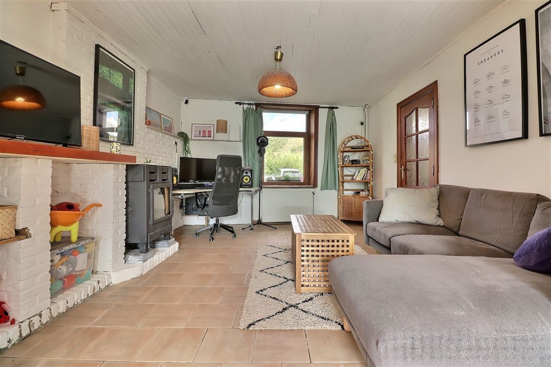 Villa/maison/ferme à ANHÉE (2 chambres)