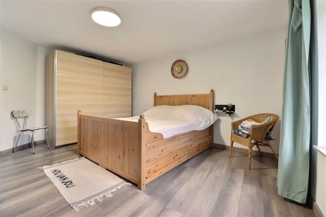 Villa/maison/ferme à ANHÉE (2 chambres)