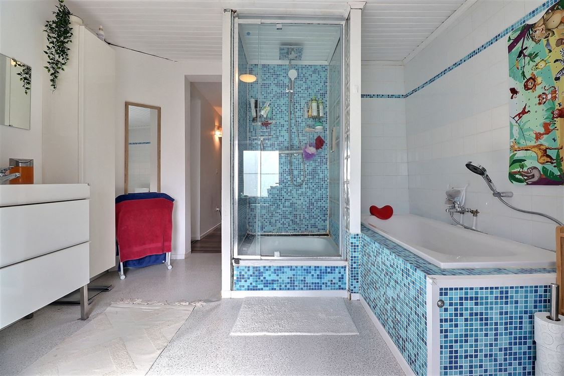 Villa/maison/ferme à ANHÉE (2 chambres)