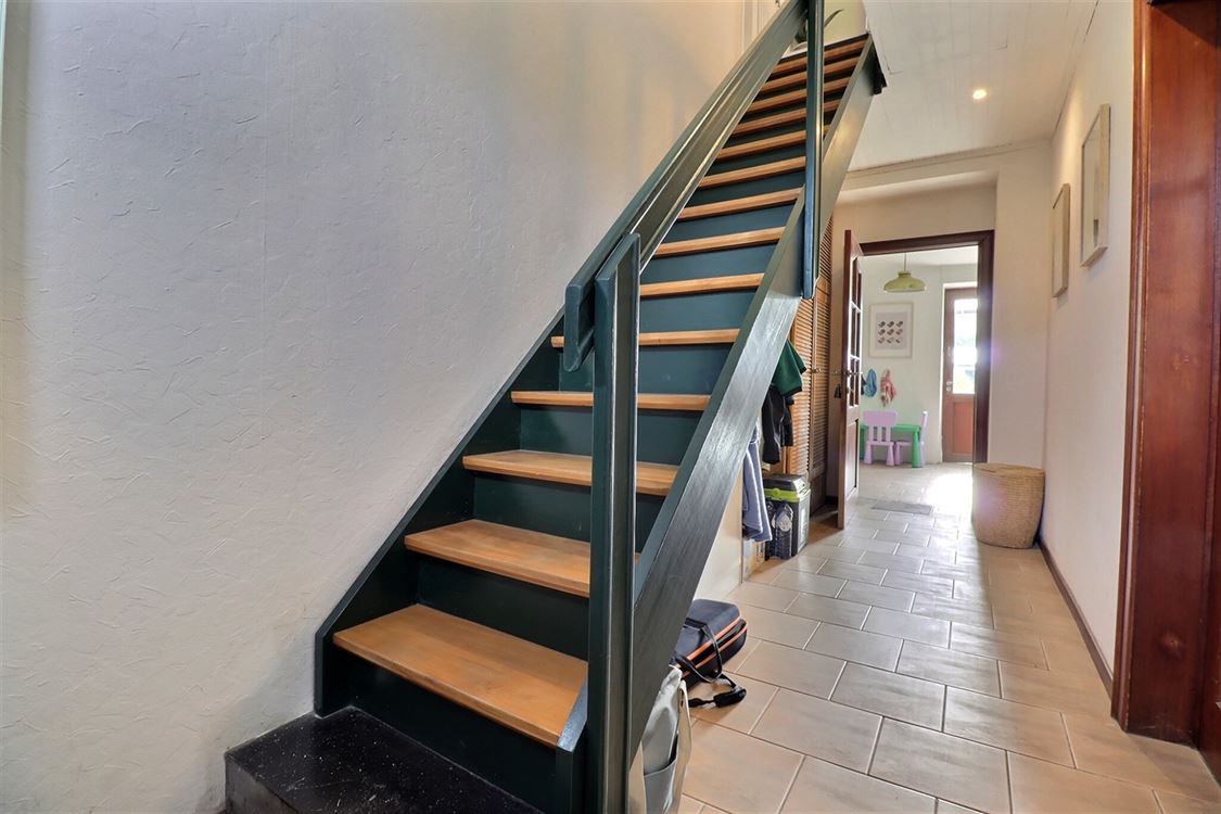 Villa/maison/ferme à ANHÉE (2 chambres)