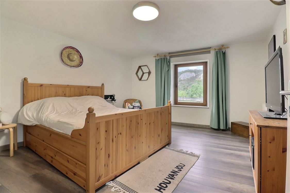 Villa/maison/ferme à ANHÉE (2 chambres)