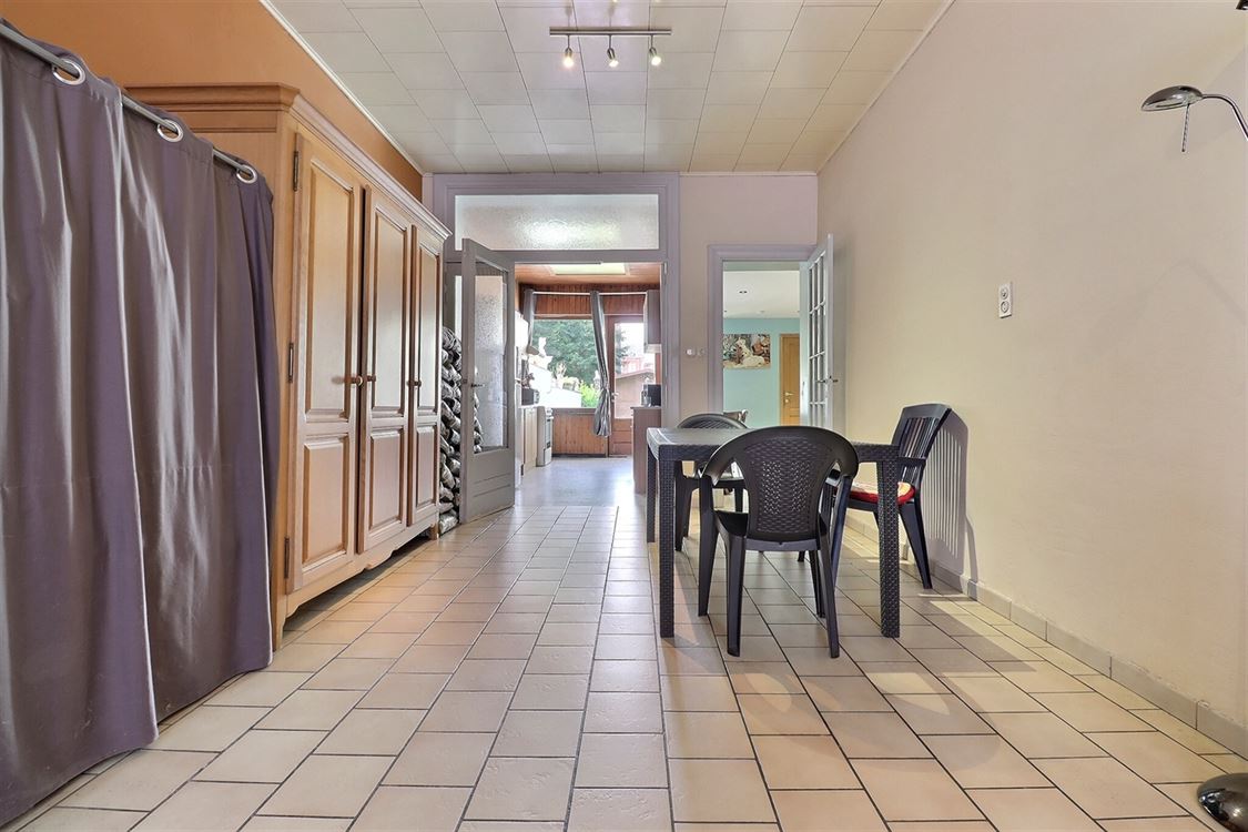 Villa/maison/ferme à Saint-Servais (3 chambres)