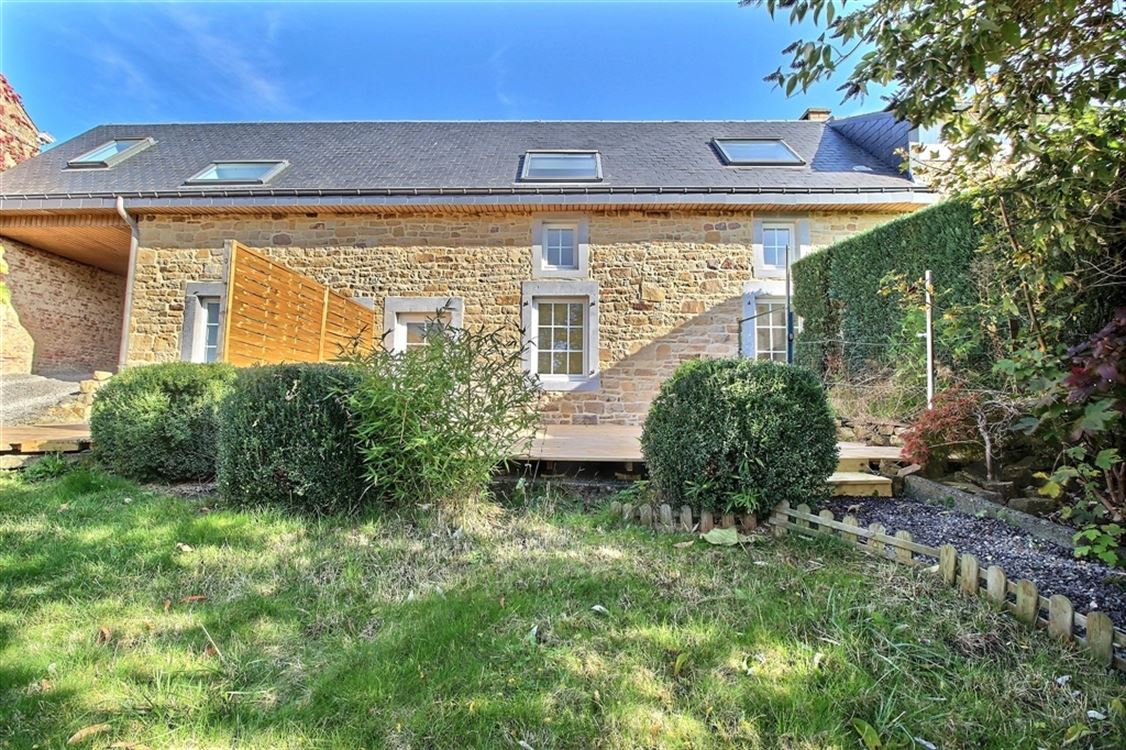 Villa/maison/ferme à LUSTIN (2 chambres)