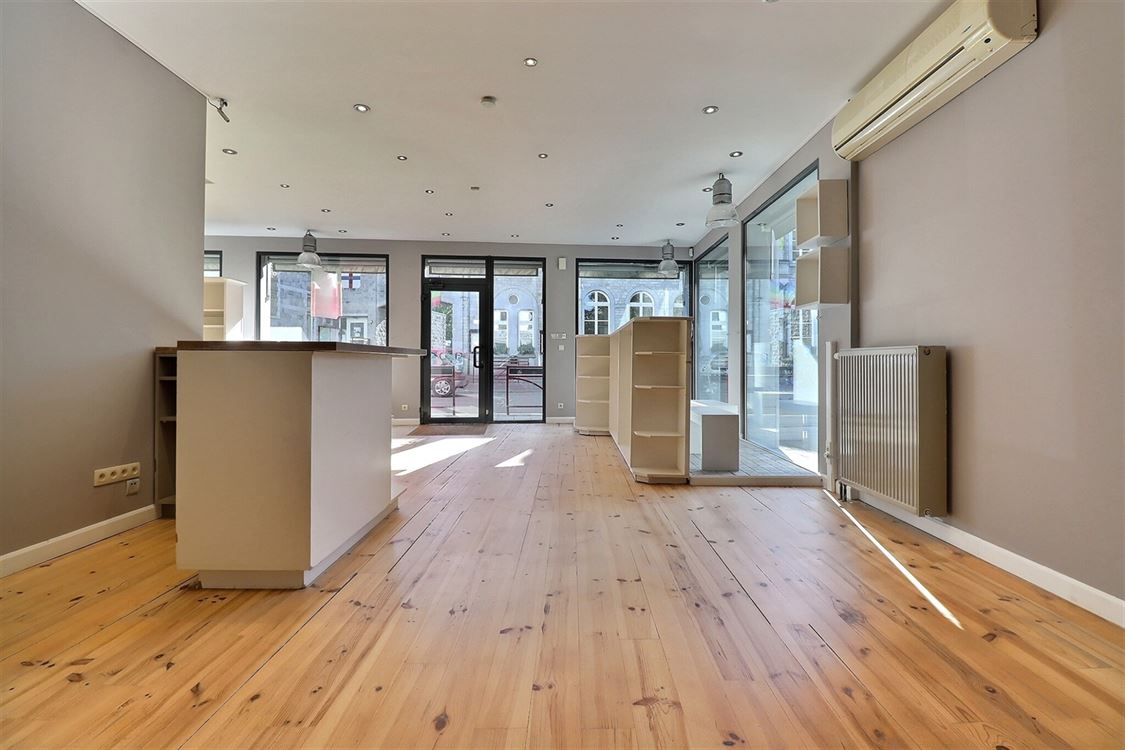 Local commercial à PROFONDEVILLE (0 chambre)