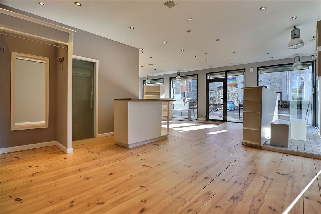 Local commercial à PROFONDEVILLE (0 chambre)