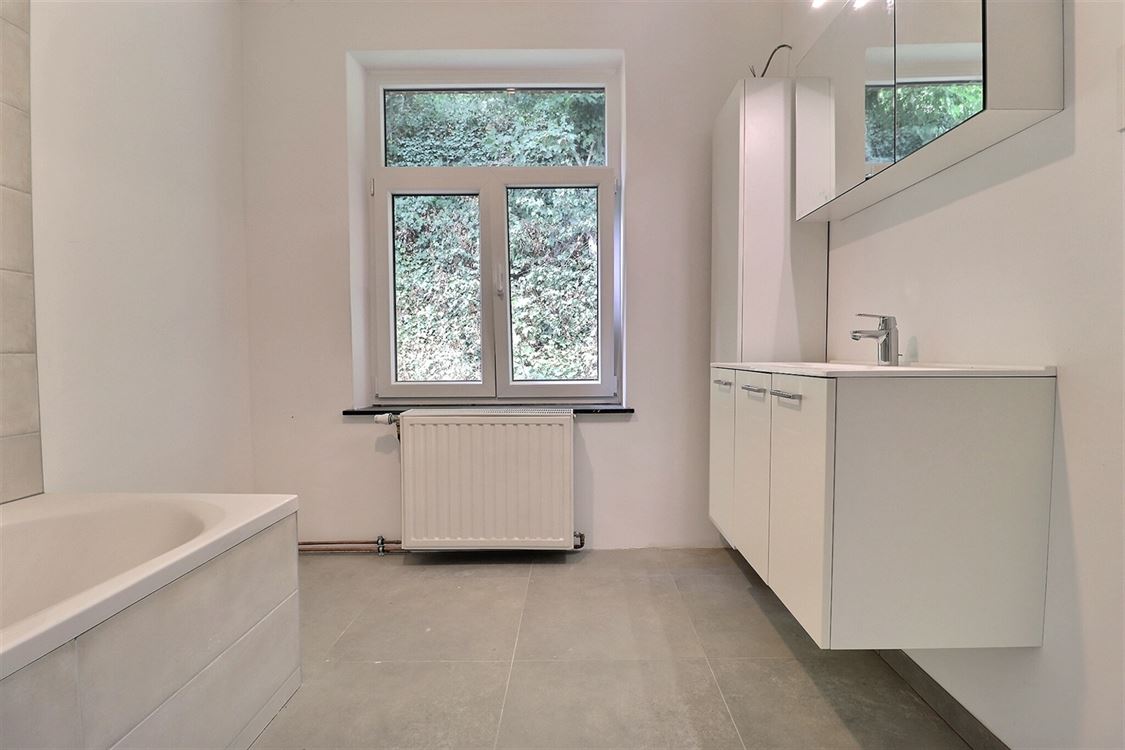 Villa/maison/ferme à Namur (4 chambres)