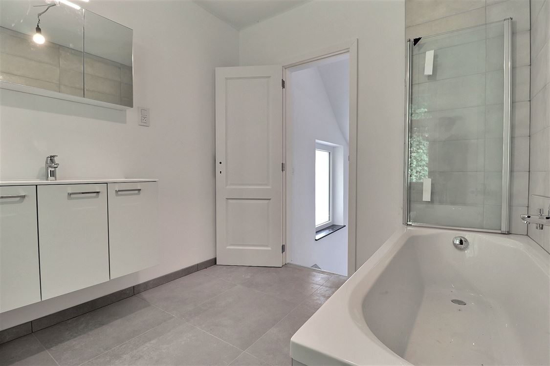 Villa/maison/ferme à Namur (4 chambres)