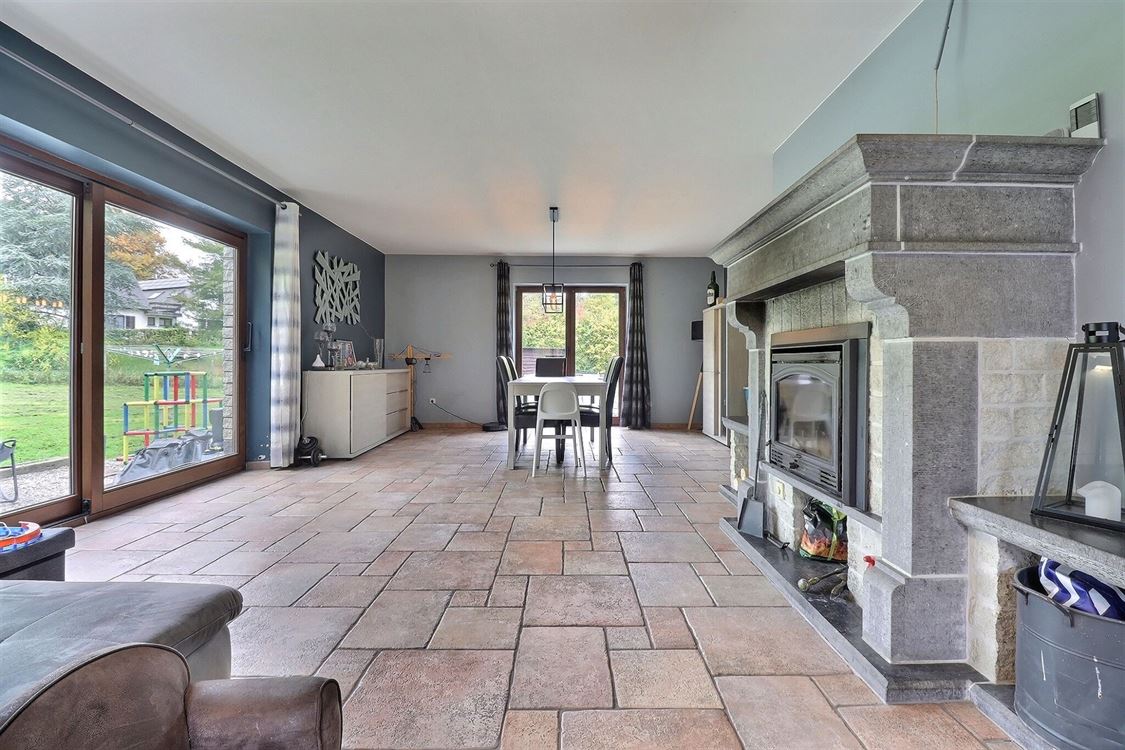 Villa/maison/ferme à BOIS-DE-VILLERS (6 chambres)