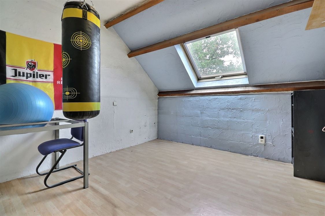 Villa/maison/ferme à BOIS-DE-VILLERS (6 chambres)