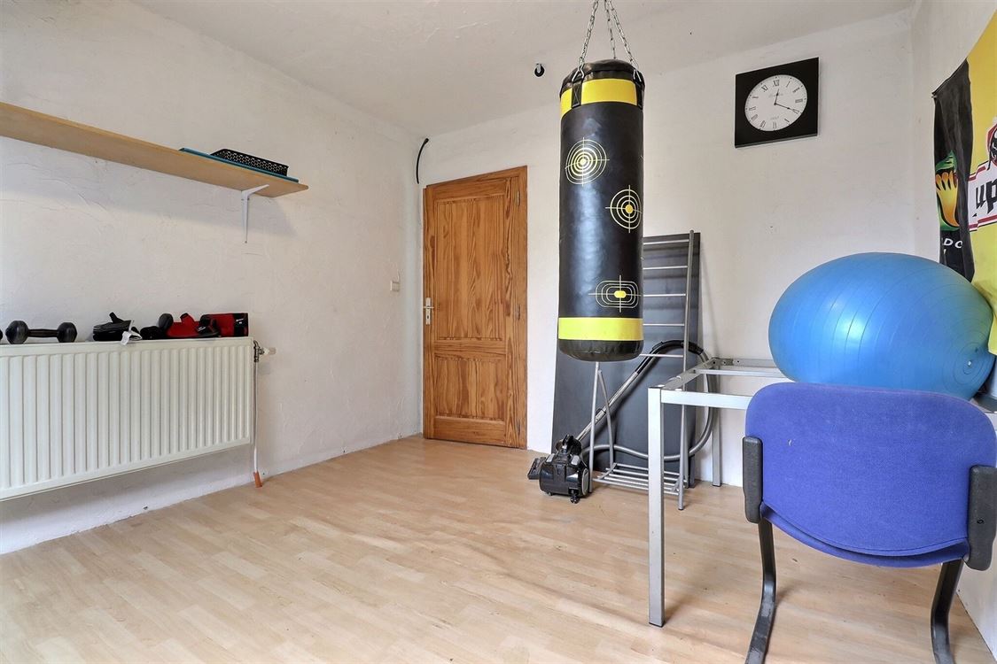 Villa/maison/ferme à BOIS-DE-VILLERS (6 chambres)