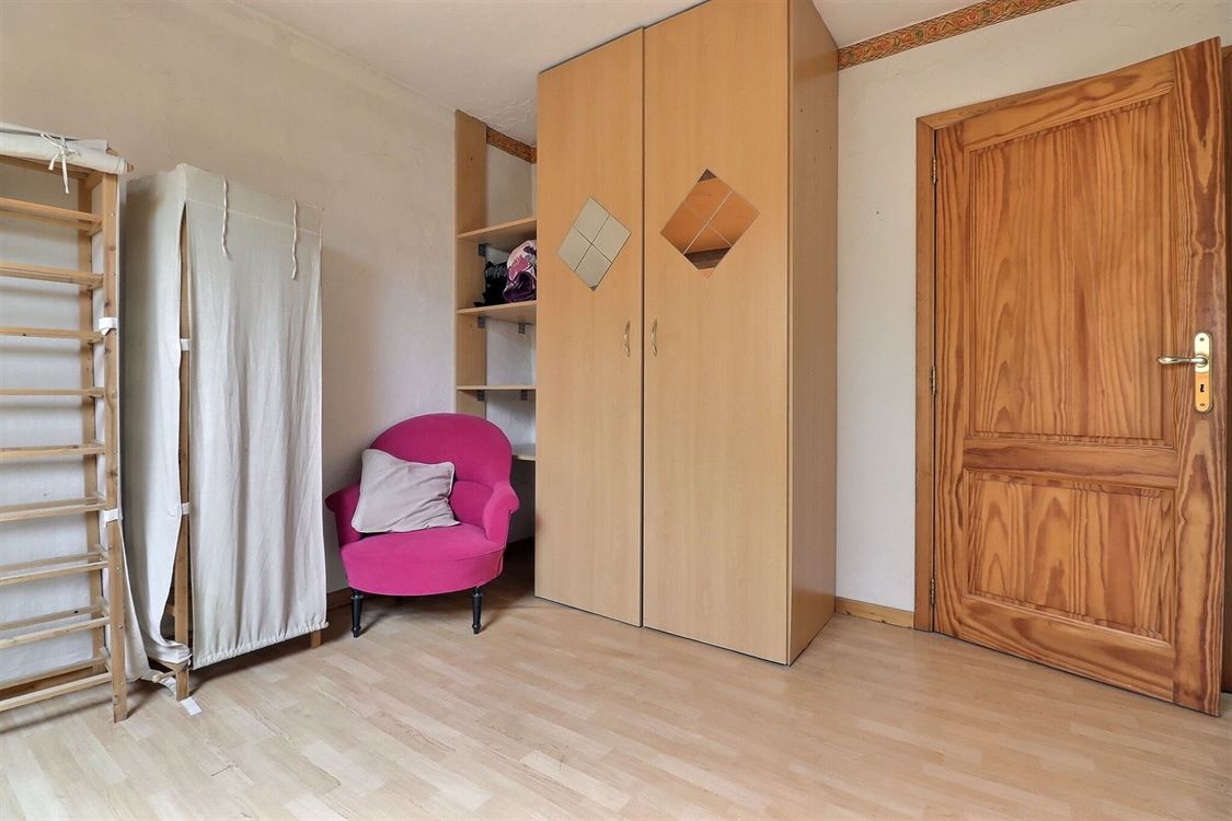 Villa/maison/ferme à BOIS-DE-VILLERS (6 chambres)