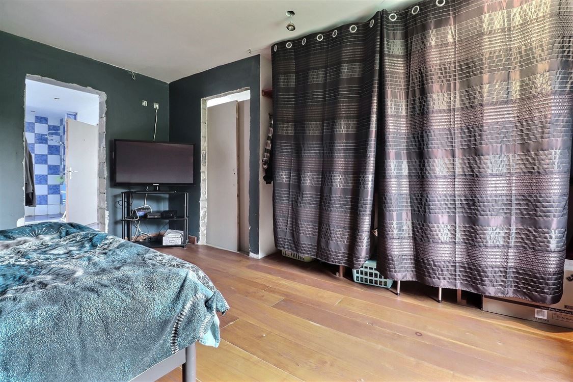 Villa/maison/ferme à BOIS-DE-VILLERS (6 chambres)