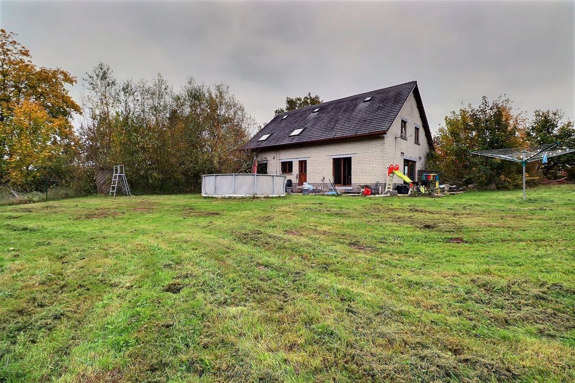 Villa/maison/ferme à BOIS-DE-VILLERS (6 chambres)