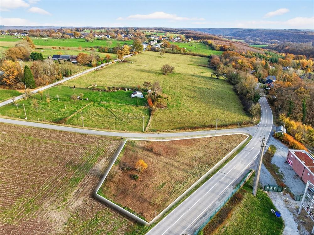Immeuble de rapport à BOIS-DE-VILLERS (0 chambre)