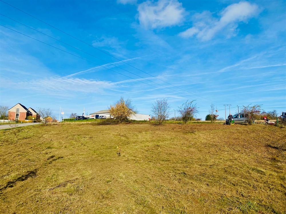 Immeuble de rapport à BOIS-DE-VILLERS (0 chambre)