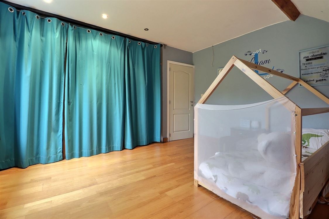 Villa/maison/ferme à BOIS-DE-VILLERS (6 chambres)