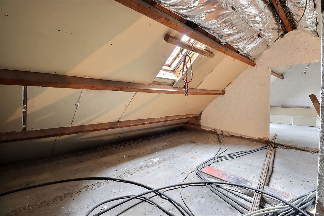 Villa/maison/ferme à BOIS-DE-VILLERS (6 chambres)