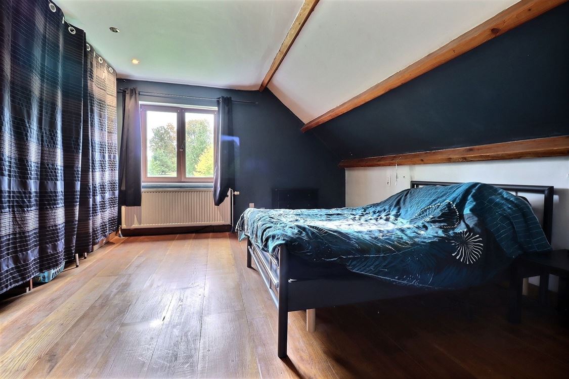 Villa/maison/ferme à BOIS-DE-VILLERS (6 chambres)