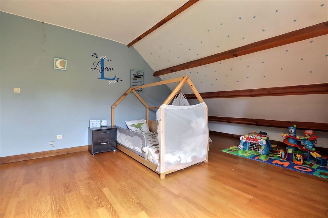 Villa/maison/ferme à BOIS-DE-VILLERS (6 chambres)