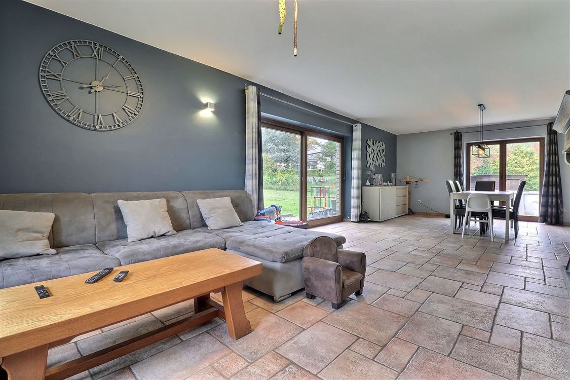 Villa/maison/ferme à BOIS-DE-VILLERS (6 chambres)