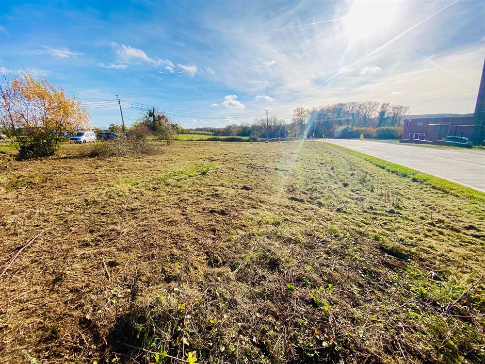 Immeuble de rapport à BOIS-DE-VILLERS (0 chambre)