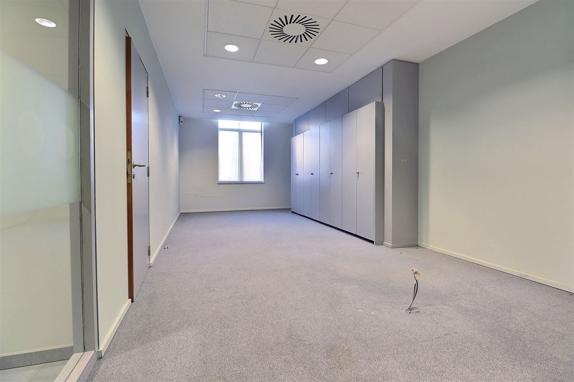 Local commercial à WÉPION (0 chambre)