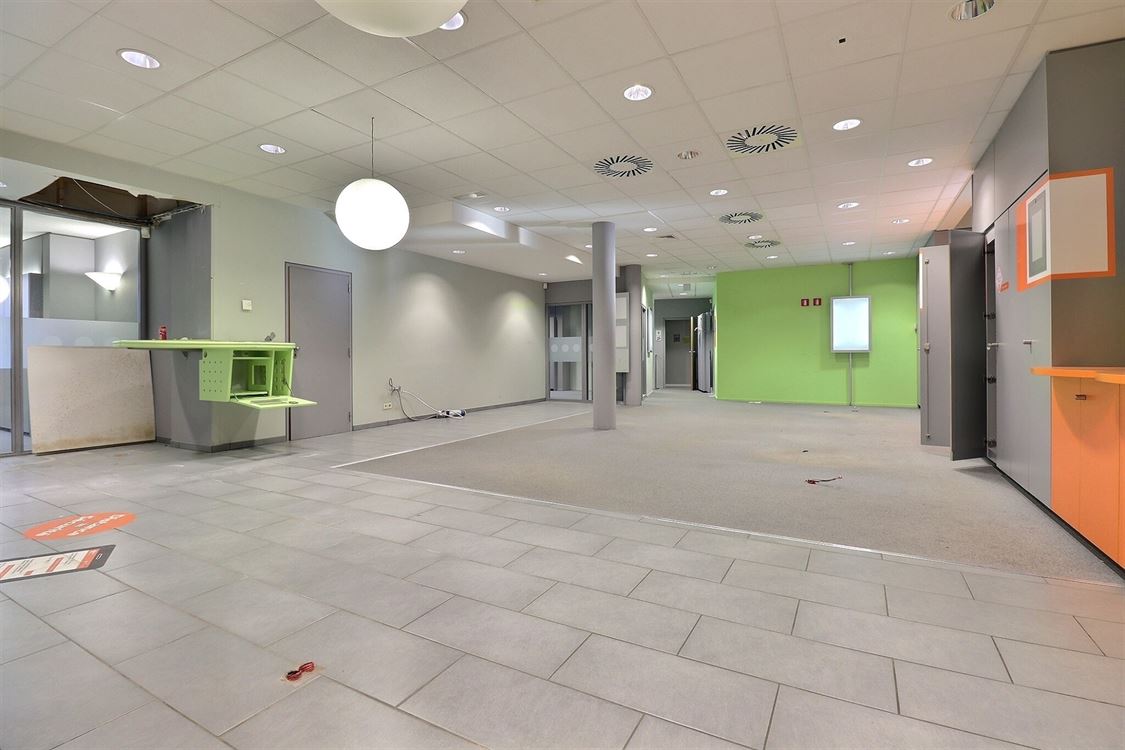 Local commercial à WÉPION (0 chambre)