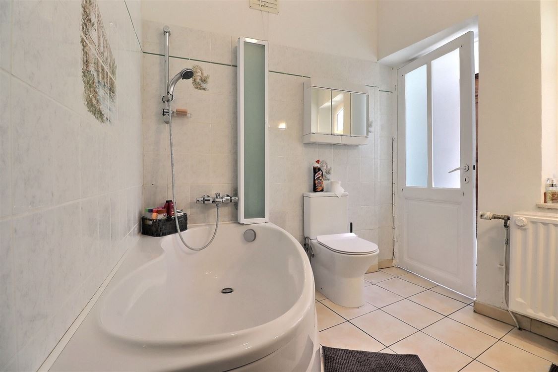 Villa/maison/ferme à PROFONDEVILLE (4 chambres)