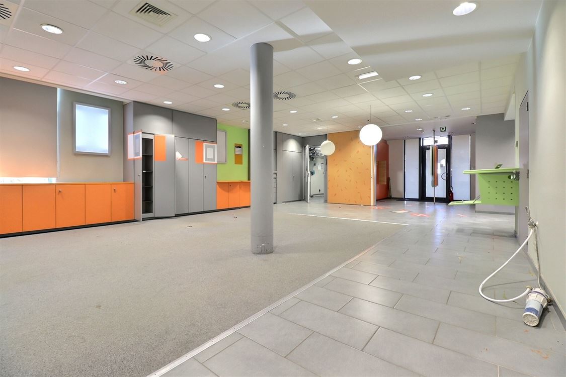 Local commercial à WÉPION (0 chambre)