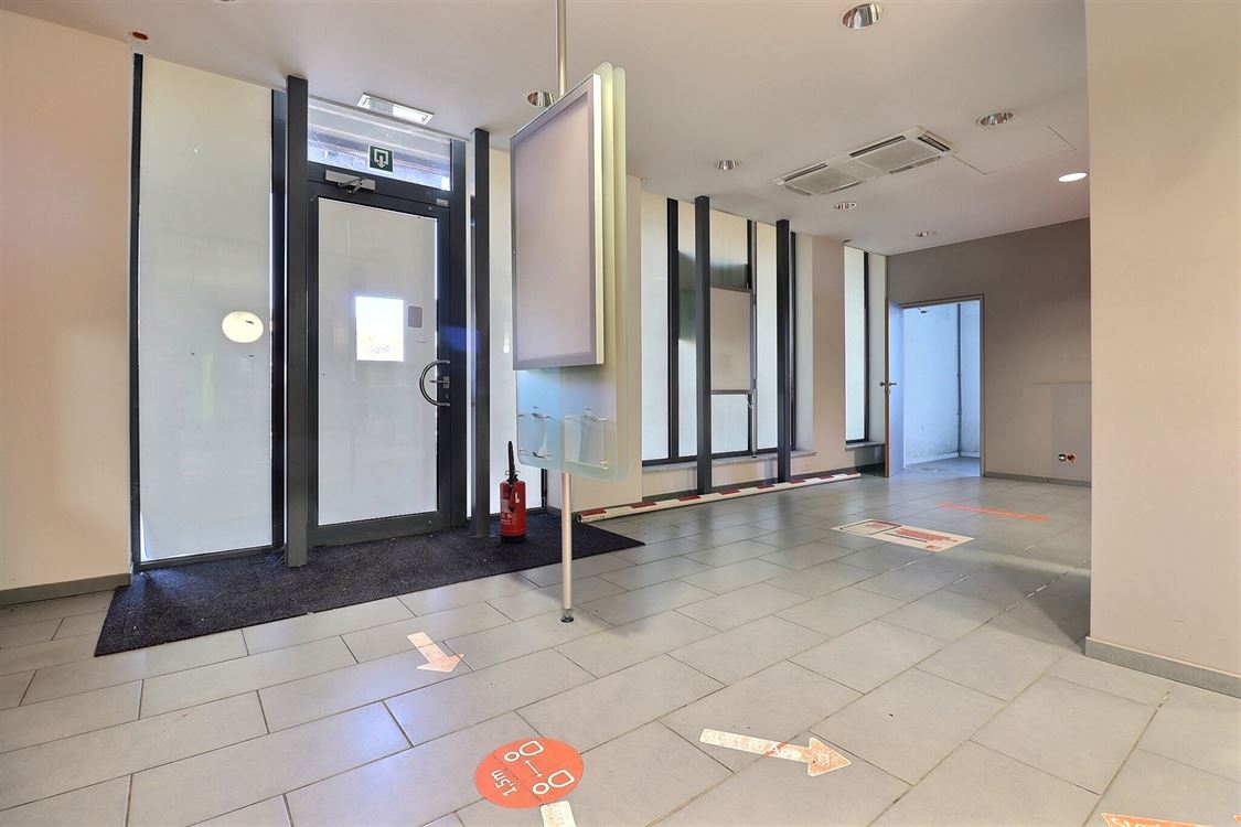 Local commercial à WÉPION (0 chambre)