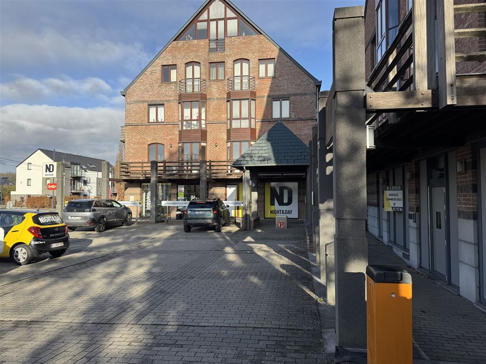 Local commercial à WÉPION (0 chambre)