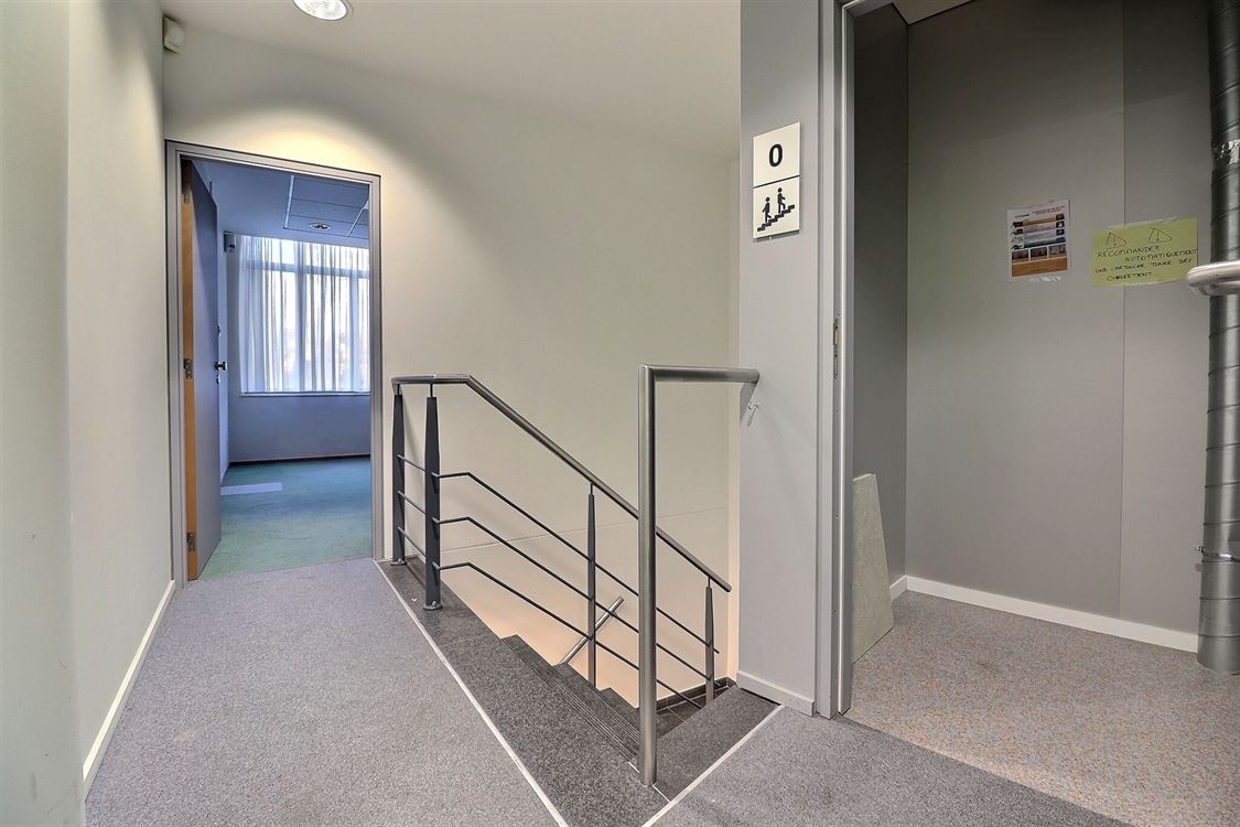 Local commercial à WÉPION (0 chambre)