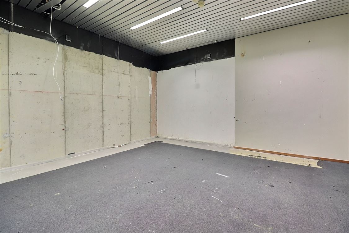 Local commercial à WÉPION (0 chambre)