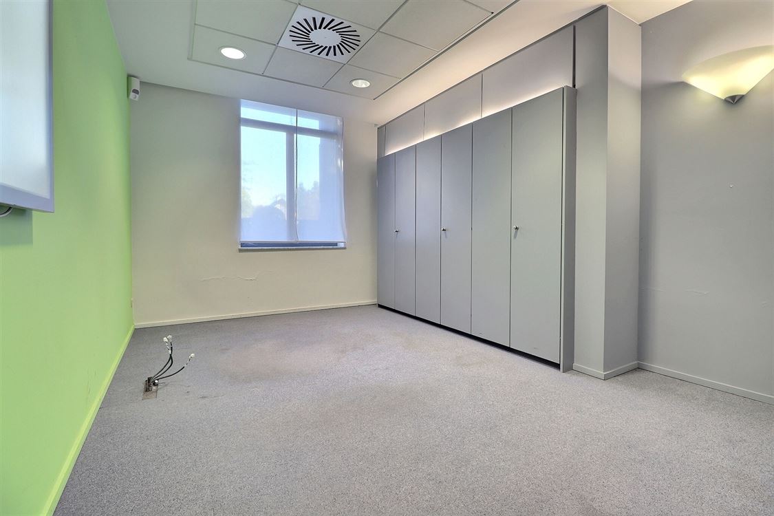 Local commercial à WÉPION (0 chambre)