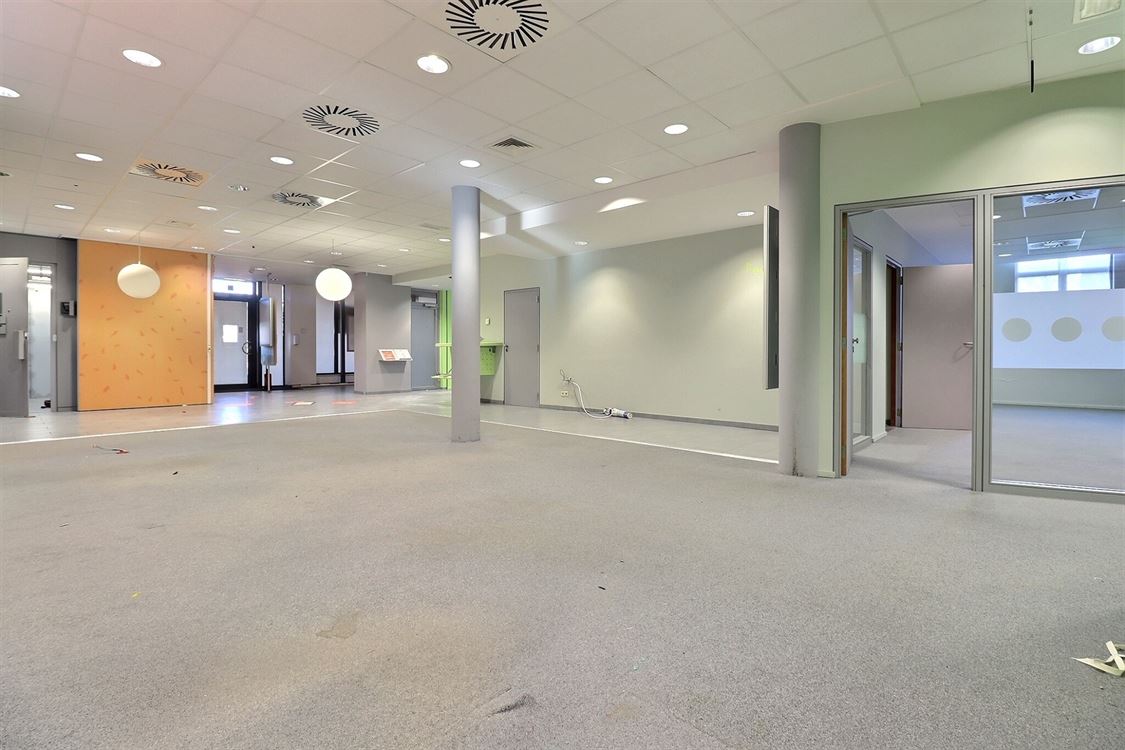 Local commercial à WÉPION (0 chambre)