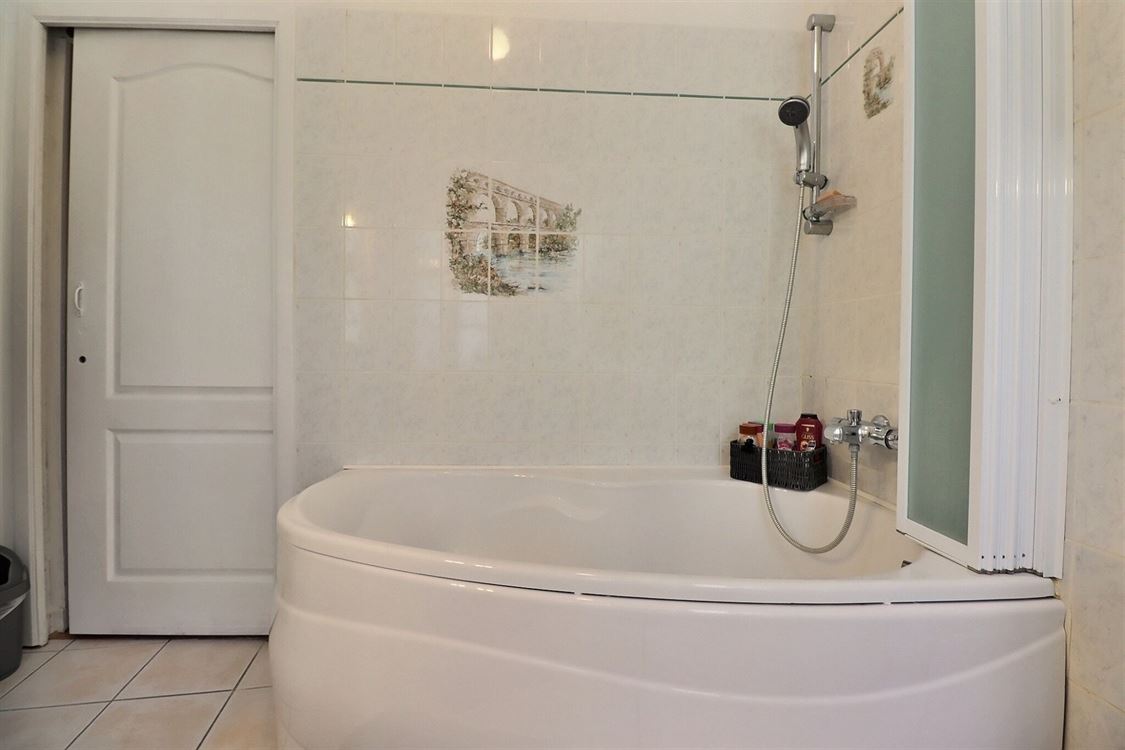 Immeuble de rapport à PROFONDEVILLE (4 chambres)